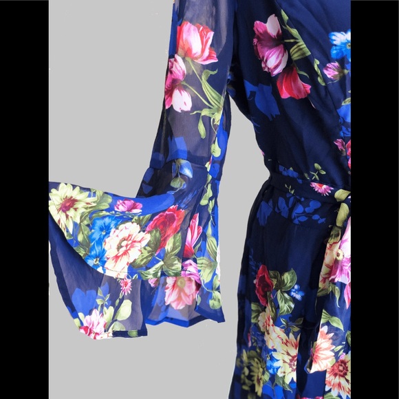 ♥️PLUS SIZE♥️ Gorgeous Floral Print Romper - Picture 6 of 6
